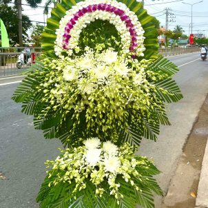 KỆ HOA VIẾNG 56081