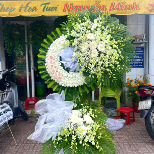 KỆ HOA VIẾNG 20134