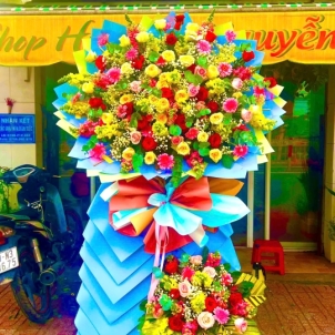 Kệ hoa chúc mừng - tại Gò Đen 